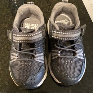 Stride rite gray made2play sneakers size 5W